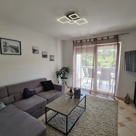 Appartement With Parking Space - 20006